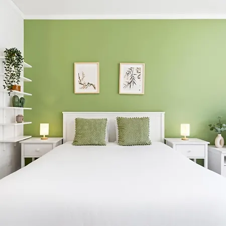 Liiiving In - Nest Retreat