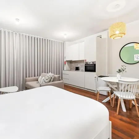 Liiiving In - Nest Retreat